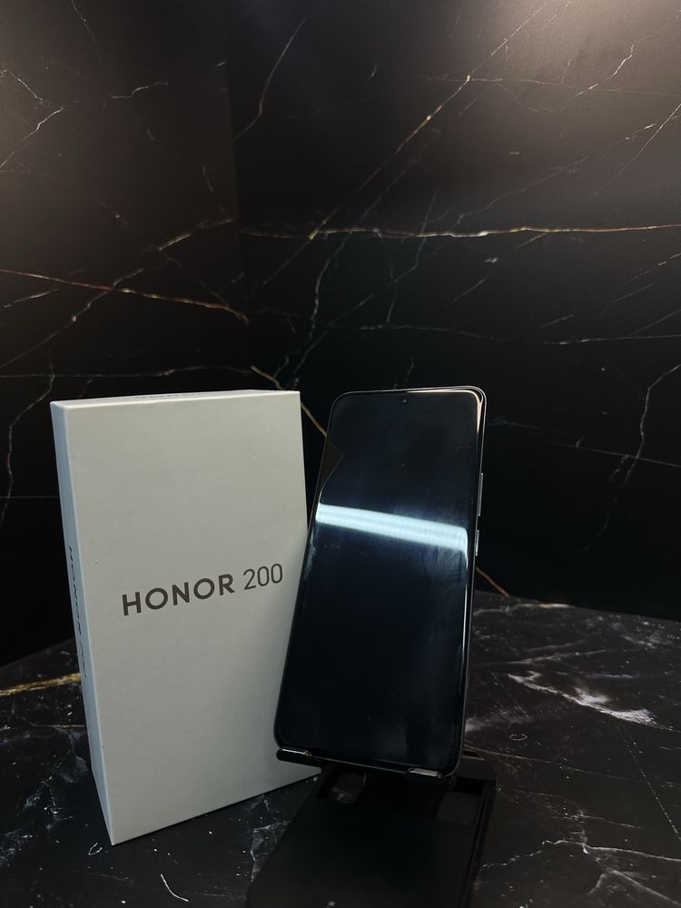 Honor 200.