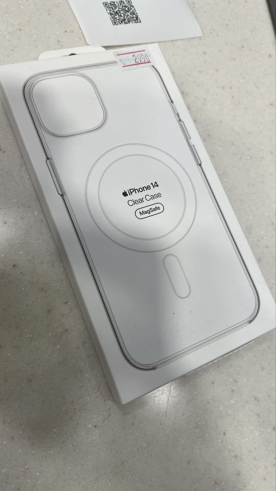 Продается оригинальный чехол на Iphone 14