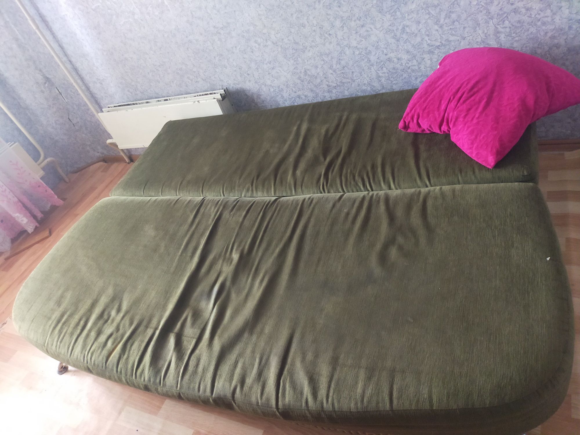 Продам диван с кресло спальный кровать