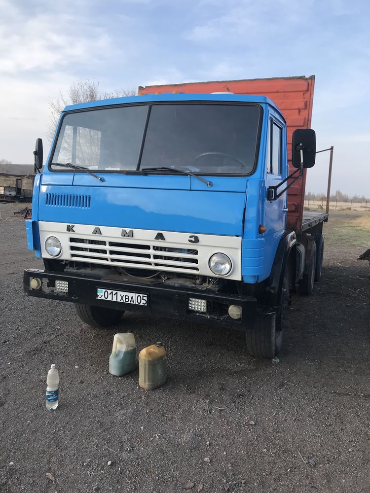 Продам камаз бортовой