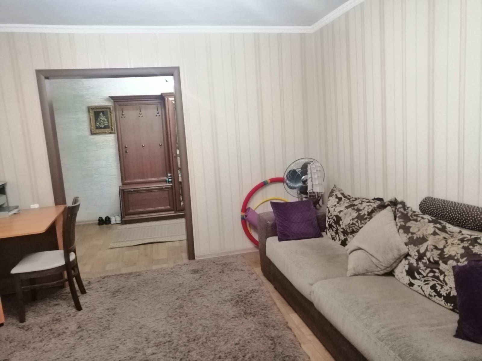 Продам 4х комнатную квартиру,улучшиной планировки,дом кирпичный,3 этаж