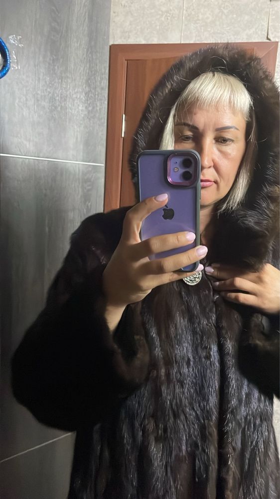 Продам норковую шубу в отличном состоянии.