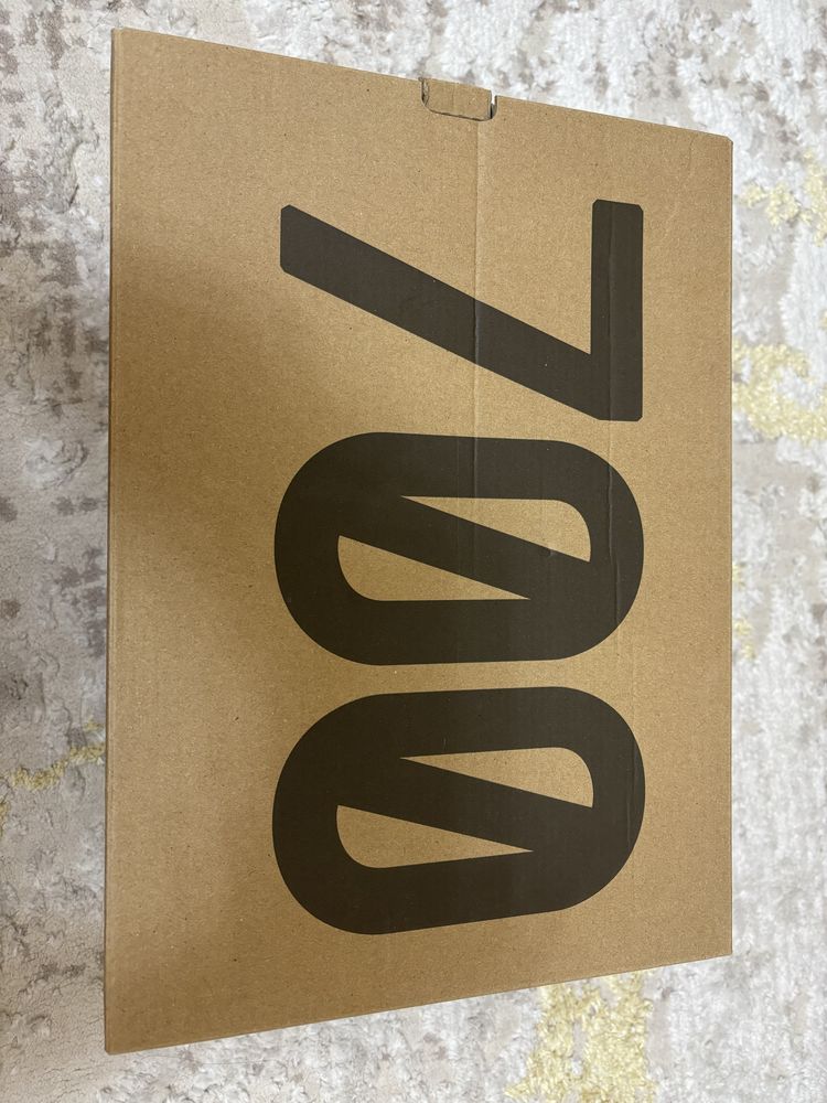 Пррдам кроссовки Yeezy boost 700 v3 copper fade