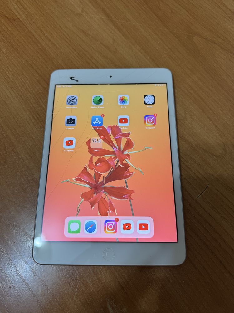 Планшет iPad mini Retina