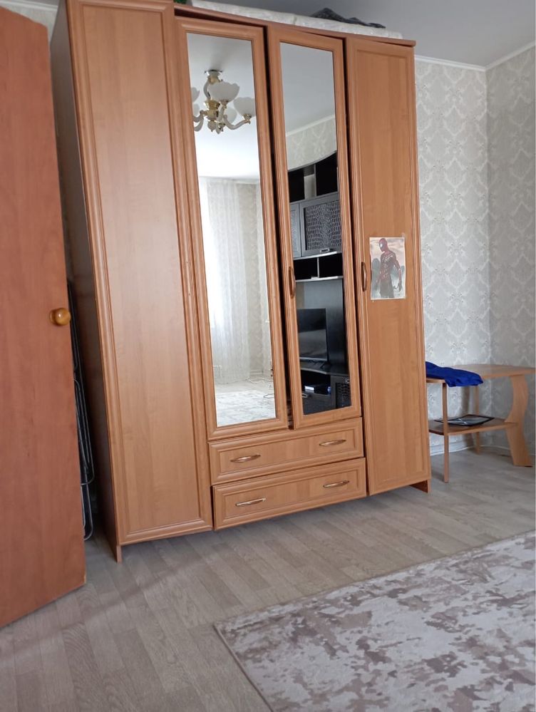 Продам шкаф в хорошем состояние