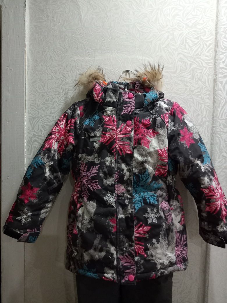 Продам зимний костюм для девочки