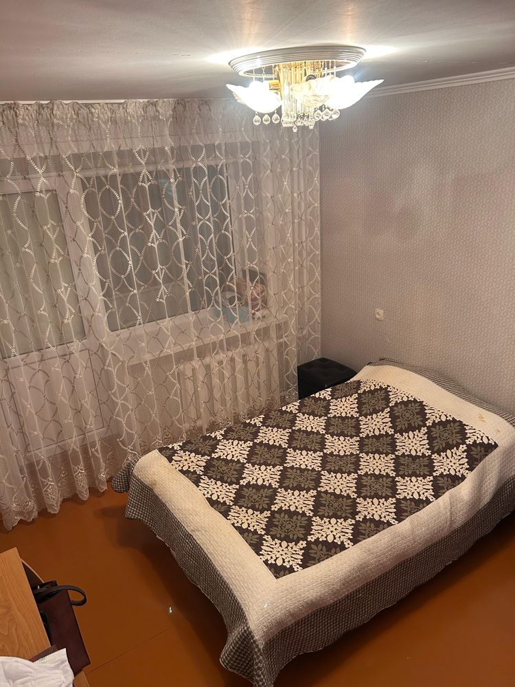 Продам 4 комнатную квартиру