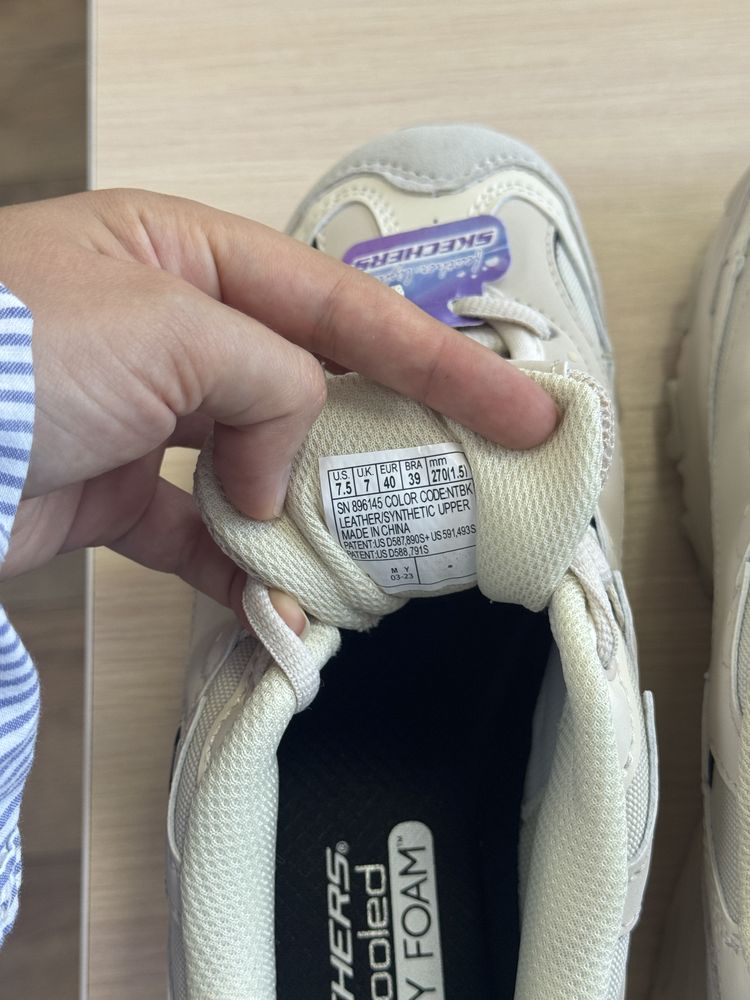 Продам новые кроссовки SKECHERS 39р