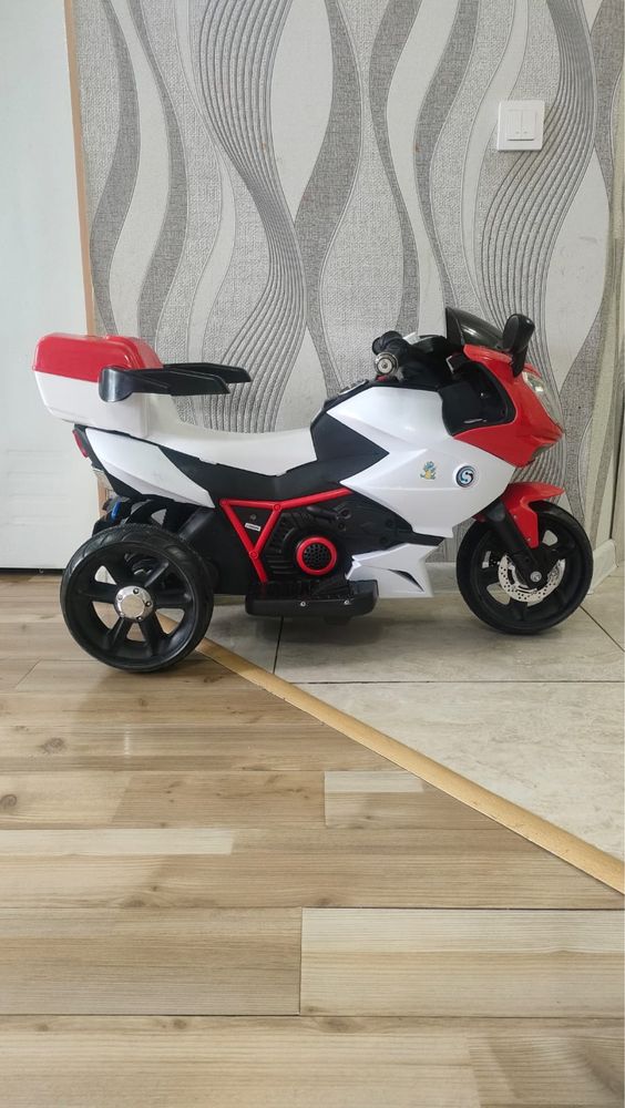 Продам детский мотоцикл на аккумуляторе
