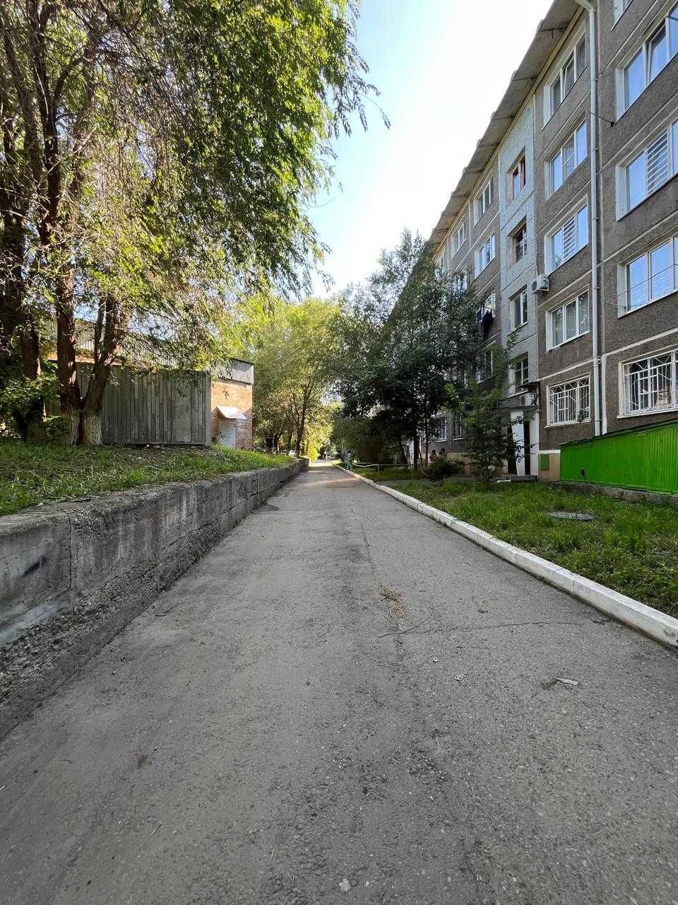 Продам 3х комн кв, Сатпаева 7, 1 этаж