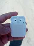 Продам airpods первое поколения