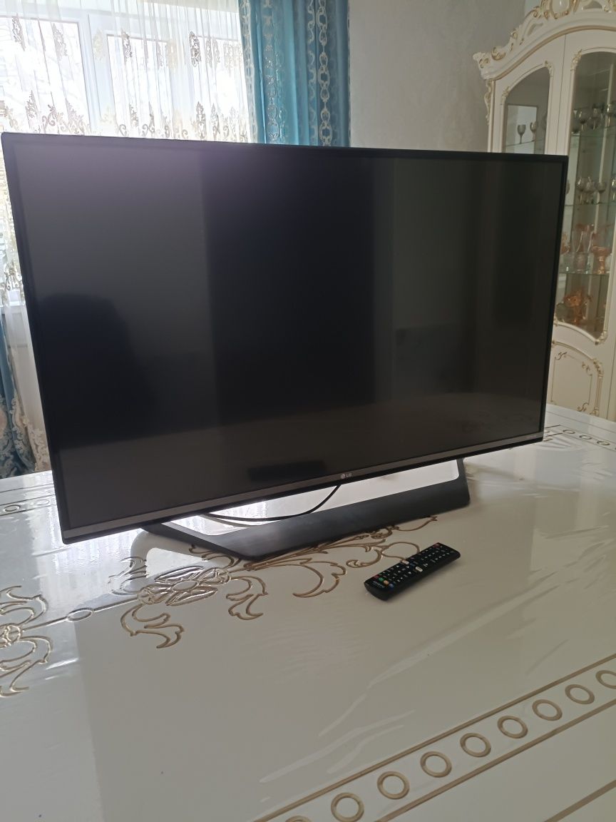 Телевизор LG. Без Смарт ТВ. Интернет не поддерживает.