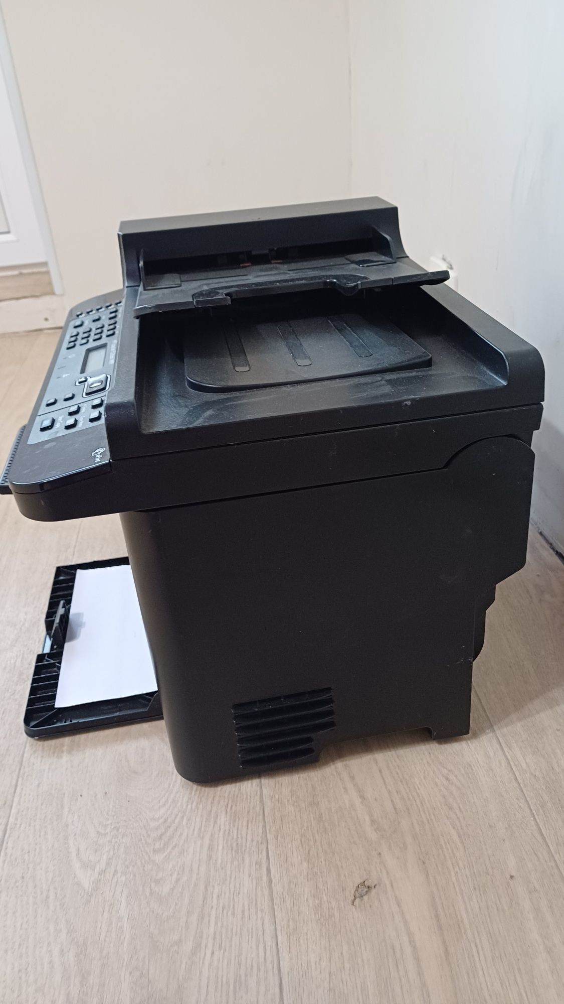 Принтер HP LaserJet 1536dns MFP