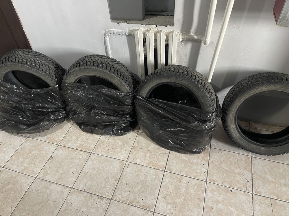 Продам шины зимние 195/55. R 16.