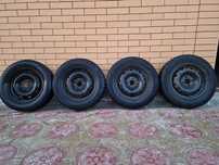 Комплект 185/65 R14. 4X100.
Цена 700