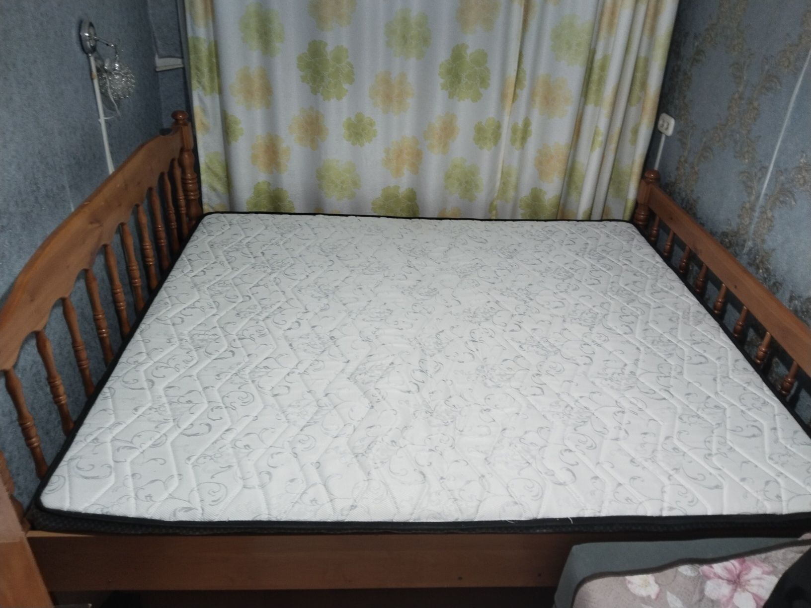 Төсек сатамын жағдаы өте жаксы