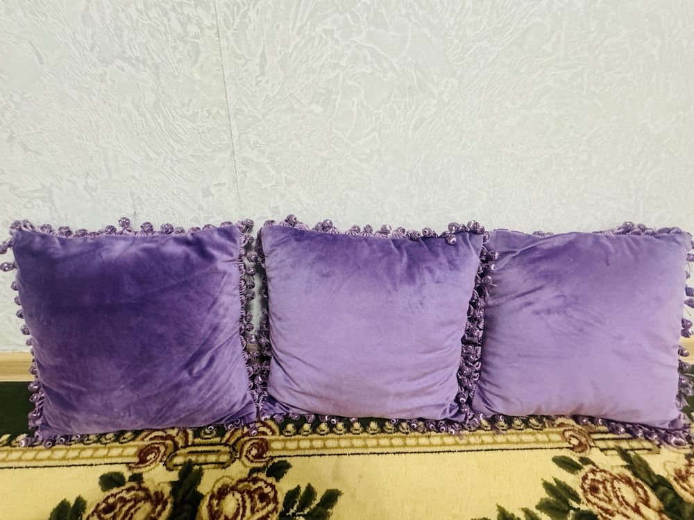 Продам подушки 3 шт