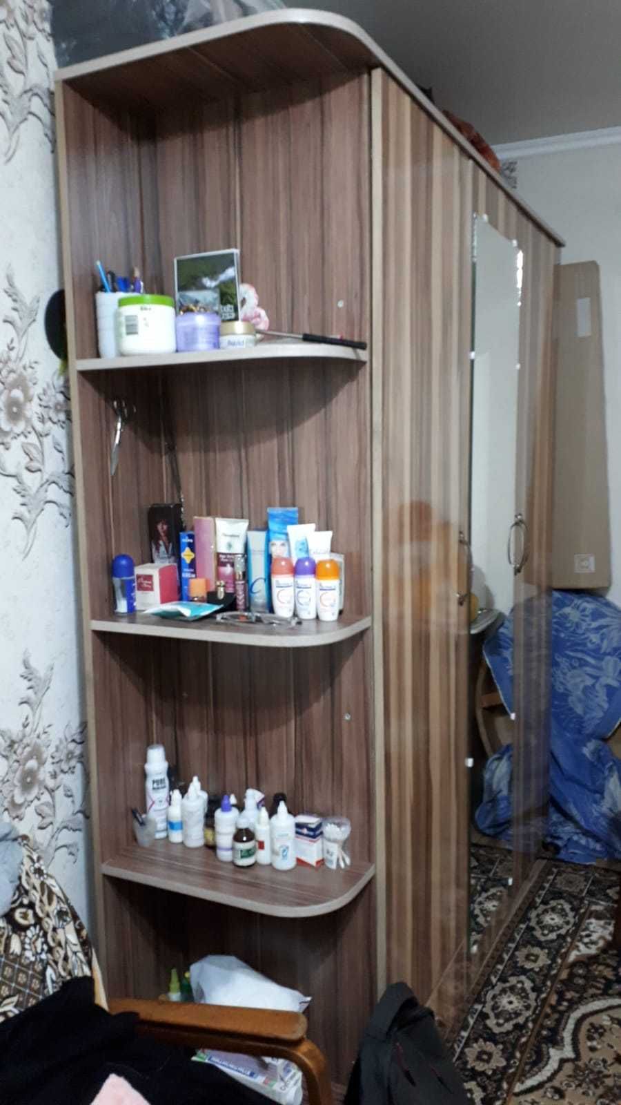 Срочно продам мебель в спальню