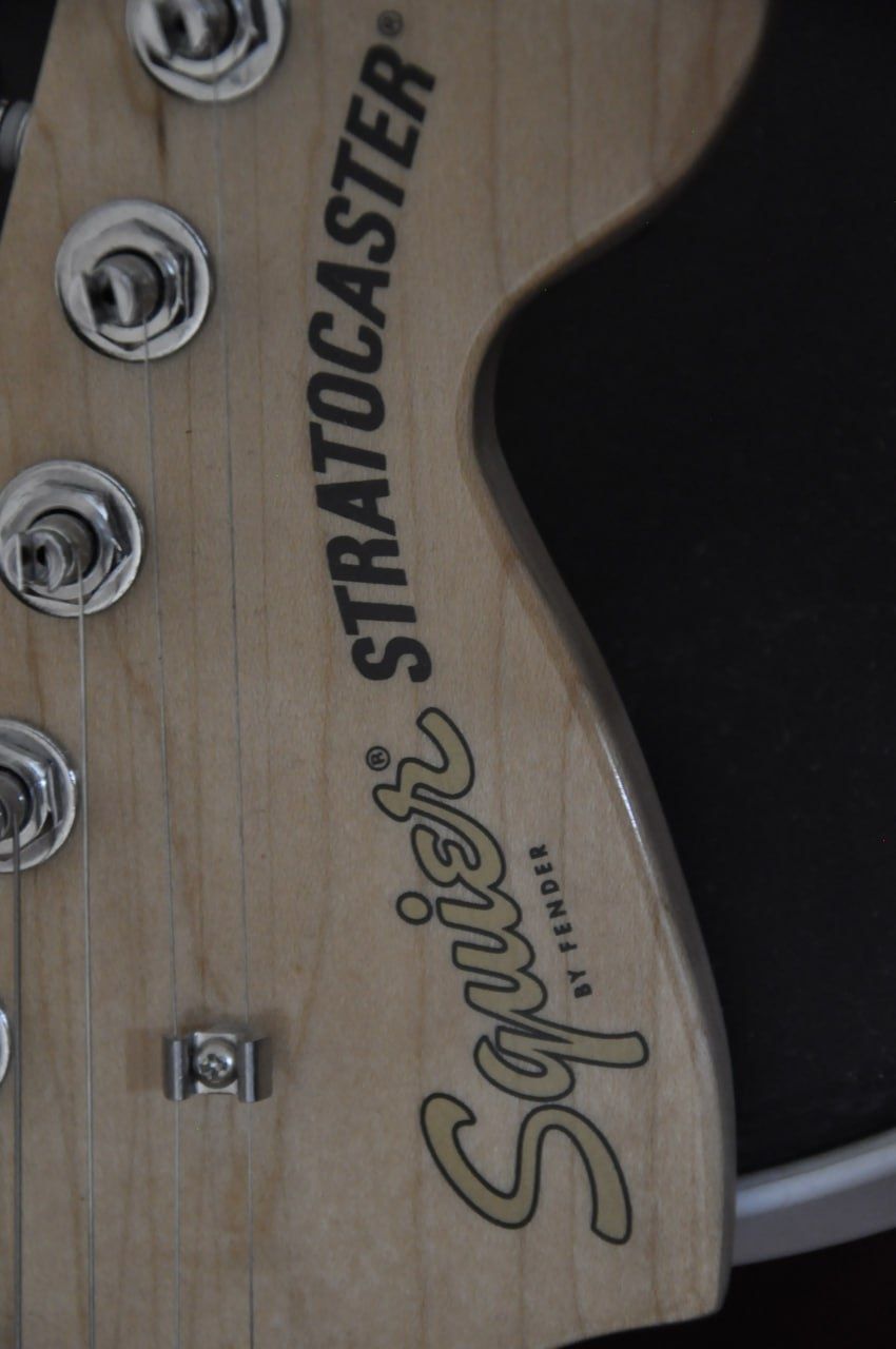 Электрогитара Fender Stratocaster