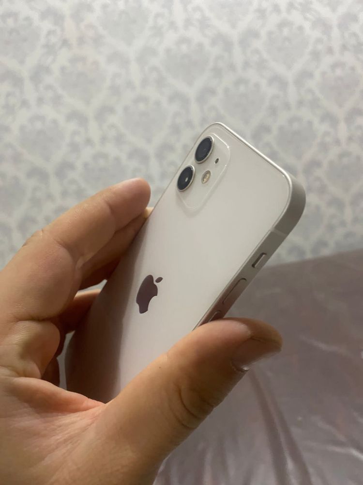 Айфон 12 эйрподспен бірге