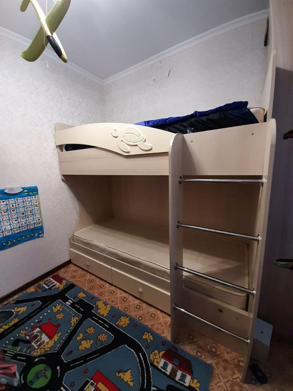 Продается 2 этажная детская кровать