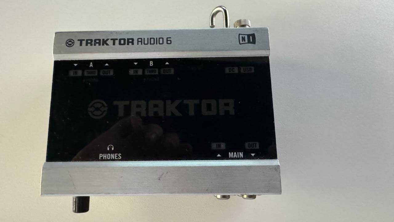 Аудио интерфейс Traktor audio 6