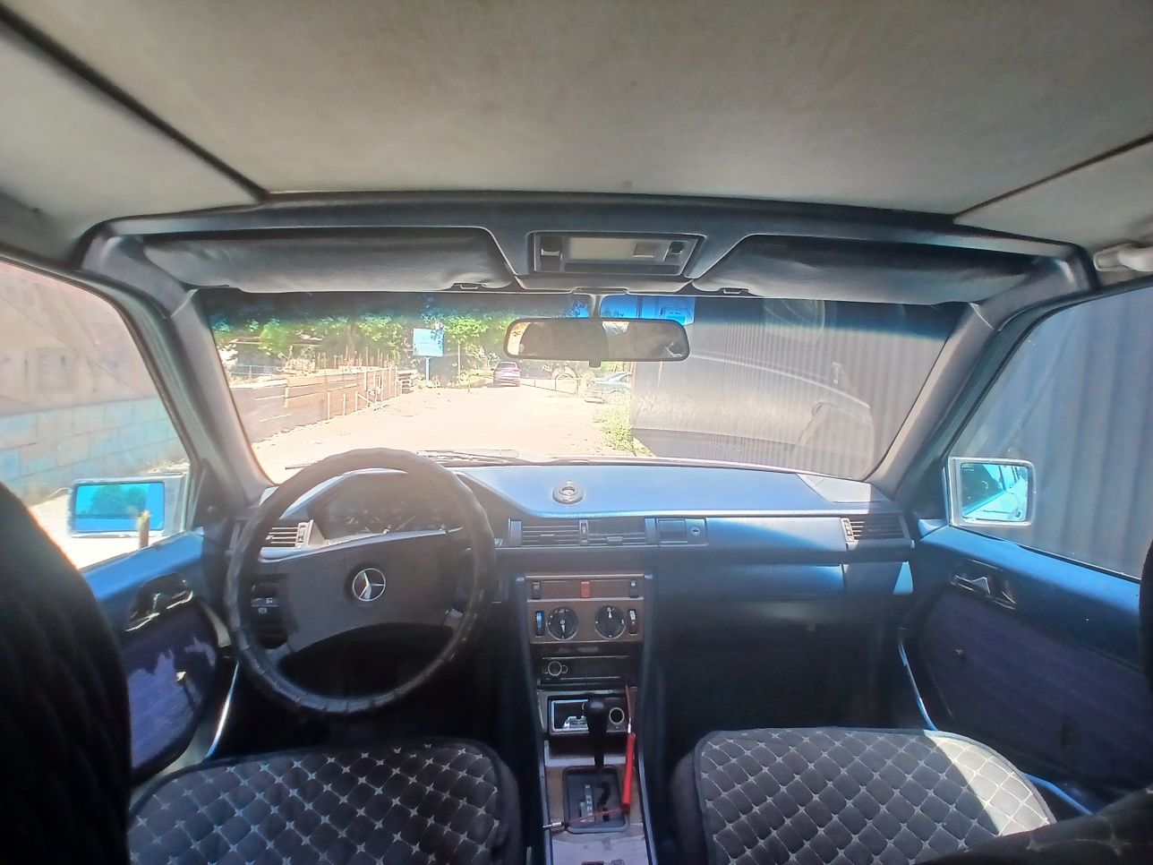 Продам Мерс 124 е230