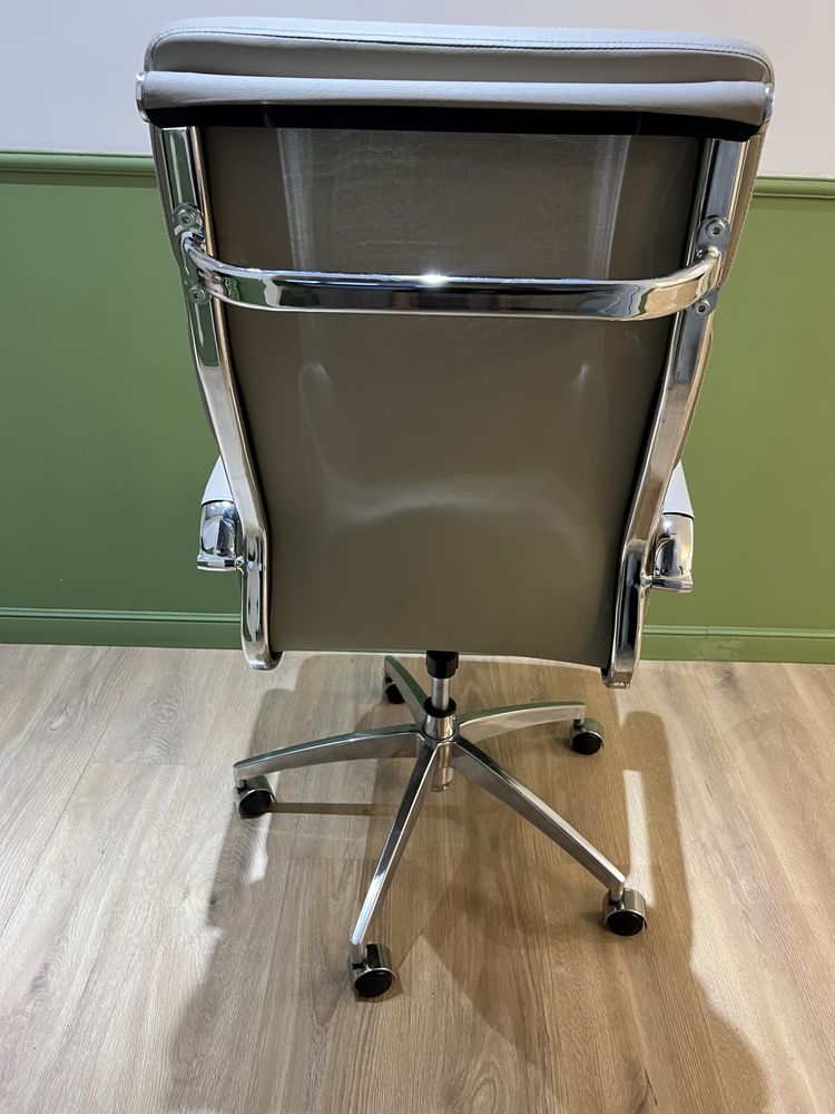 Кресло для офиса и дома Eames Рабочее кресло