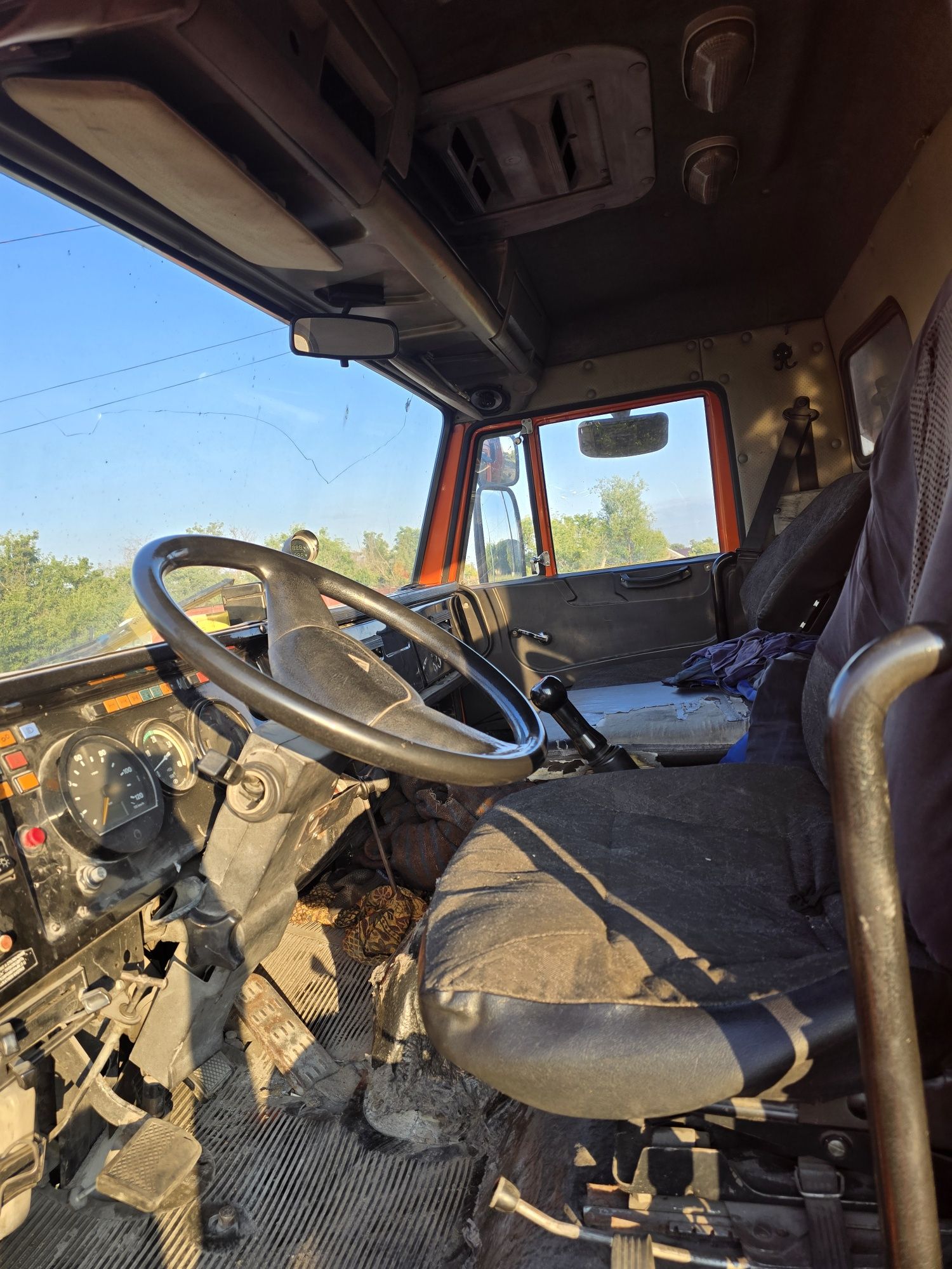 Подам КАМАЗ 6520