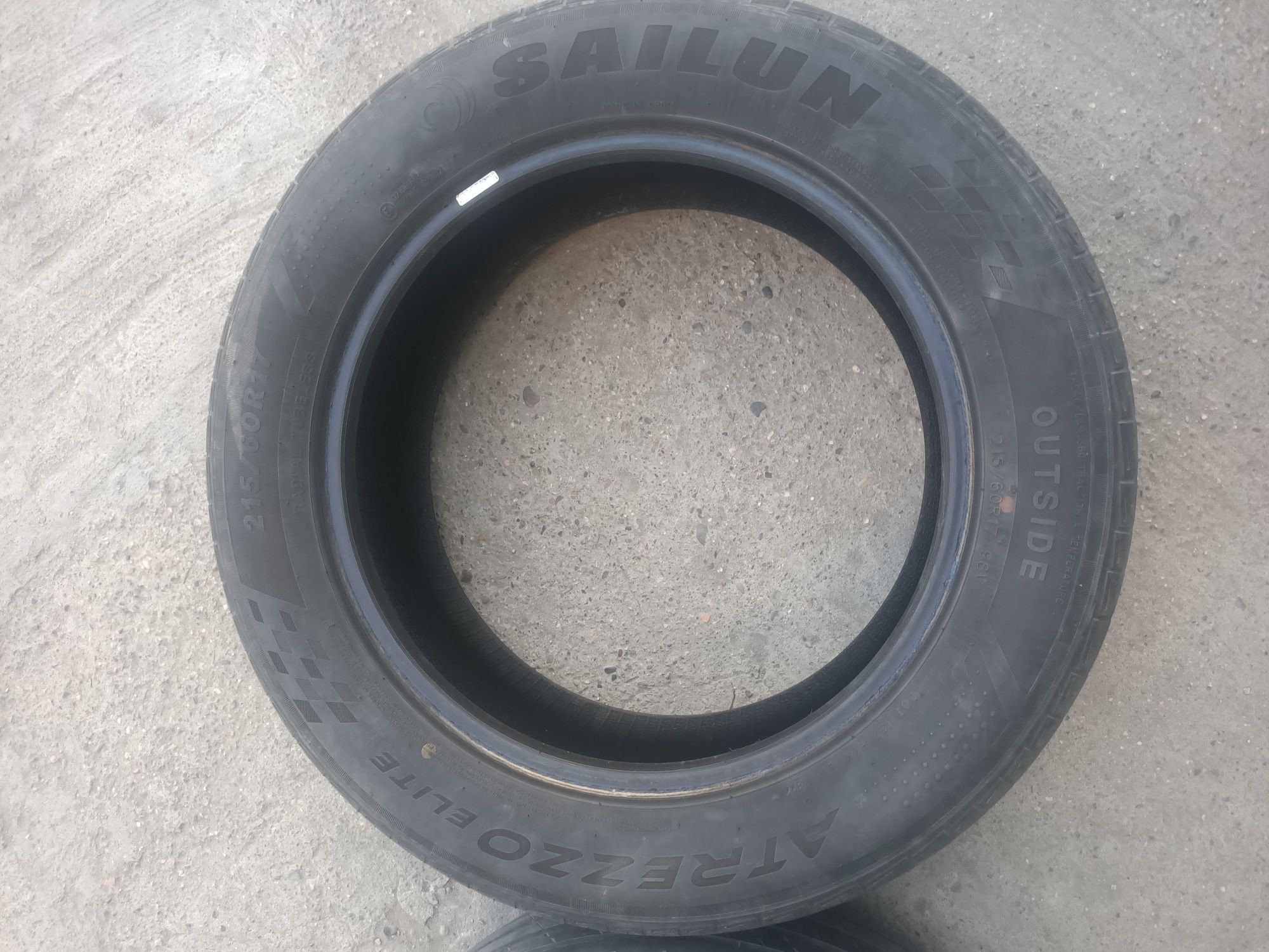 Продам 2 шины Sailun