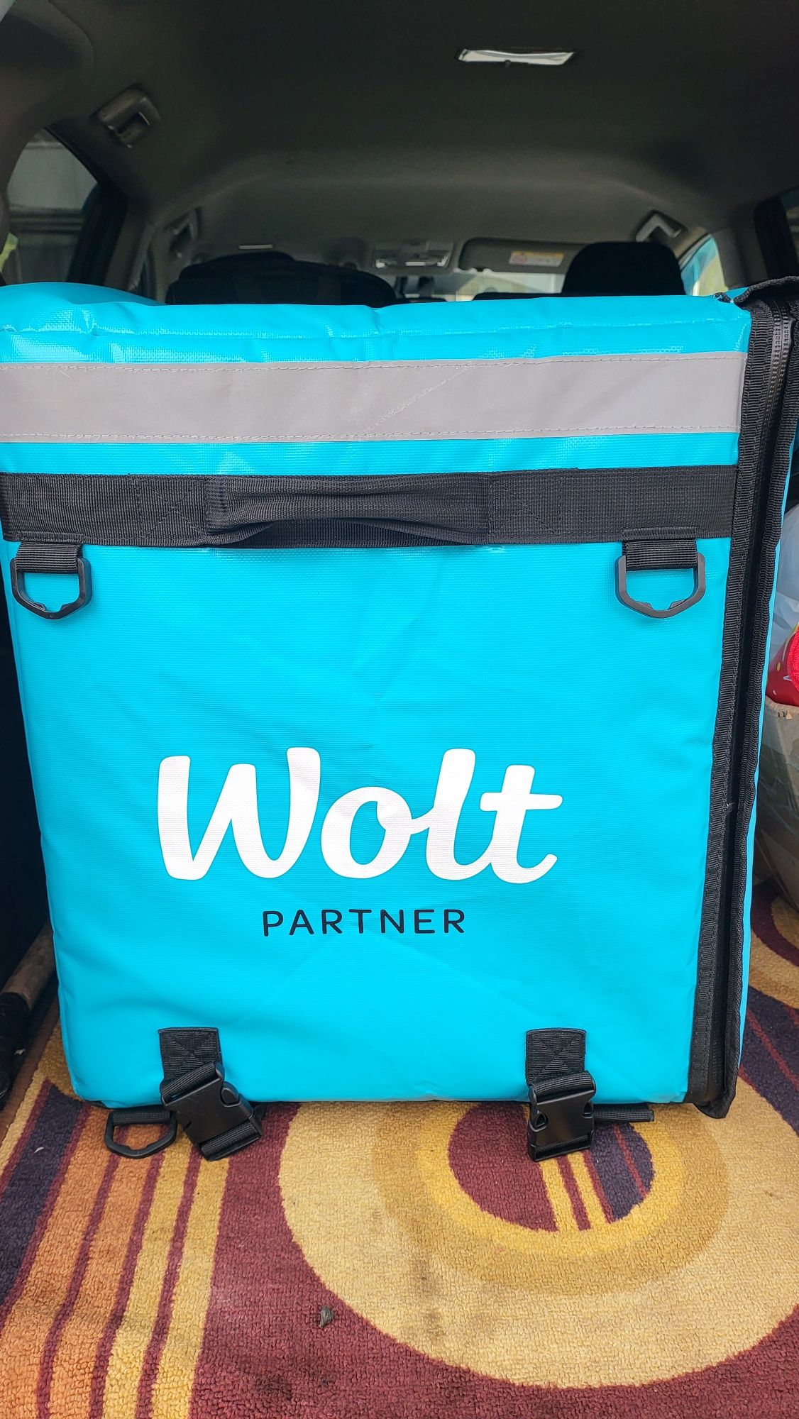 Продам термосумку Wolt. Состояние новой.