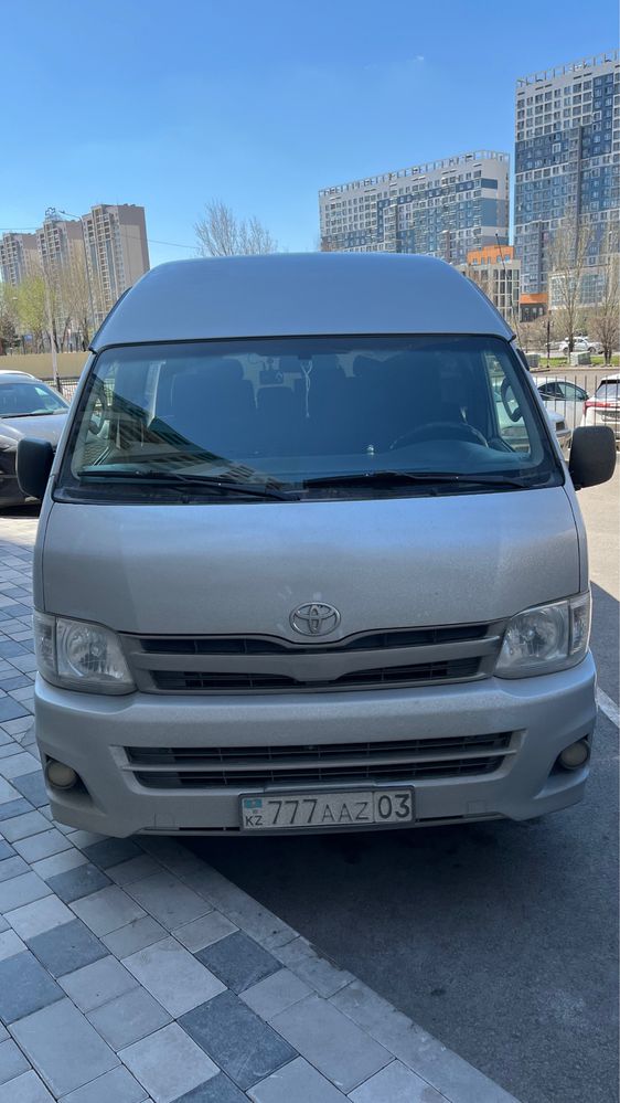 Пассажирские перевозки аренда авто услуги микроавтобуса Тойота Хайс