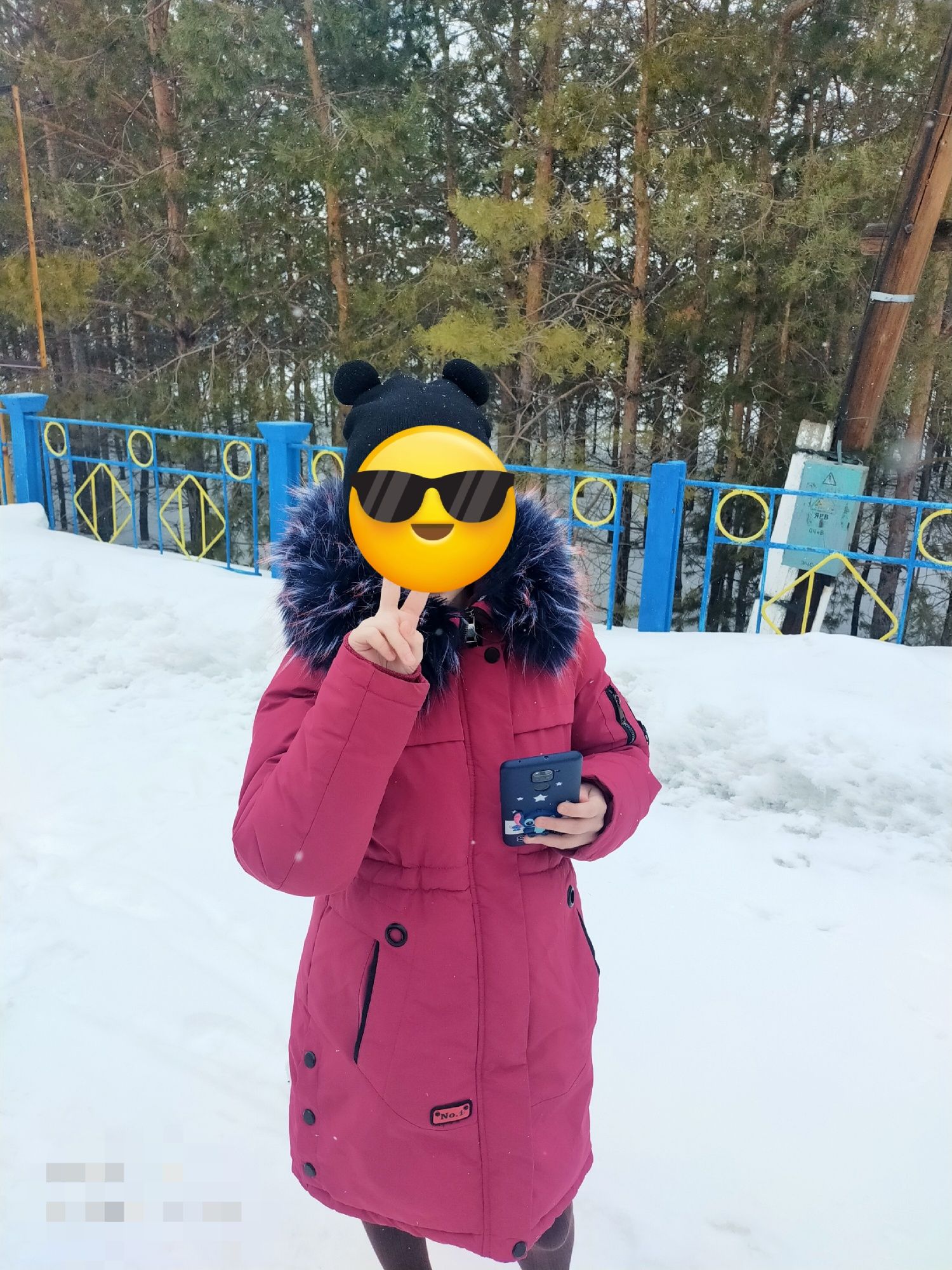 Продам зимнию куртку на девочку