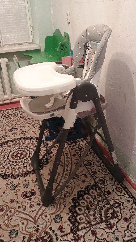 Кормящий стол продается срочно