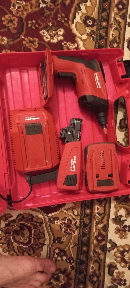HILTI Шурупаверт и дрель, жағдайы жақсы.