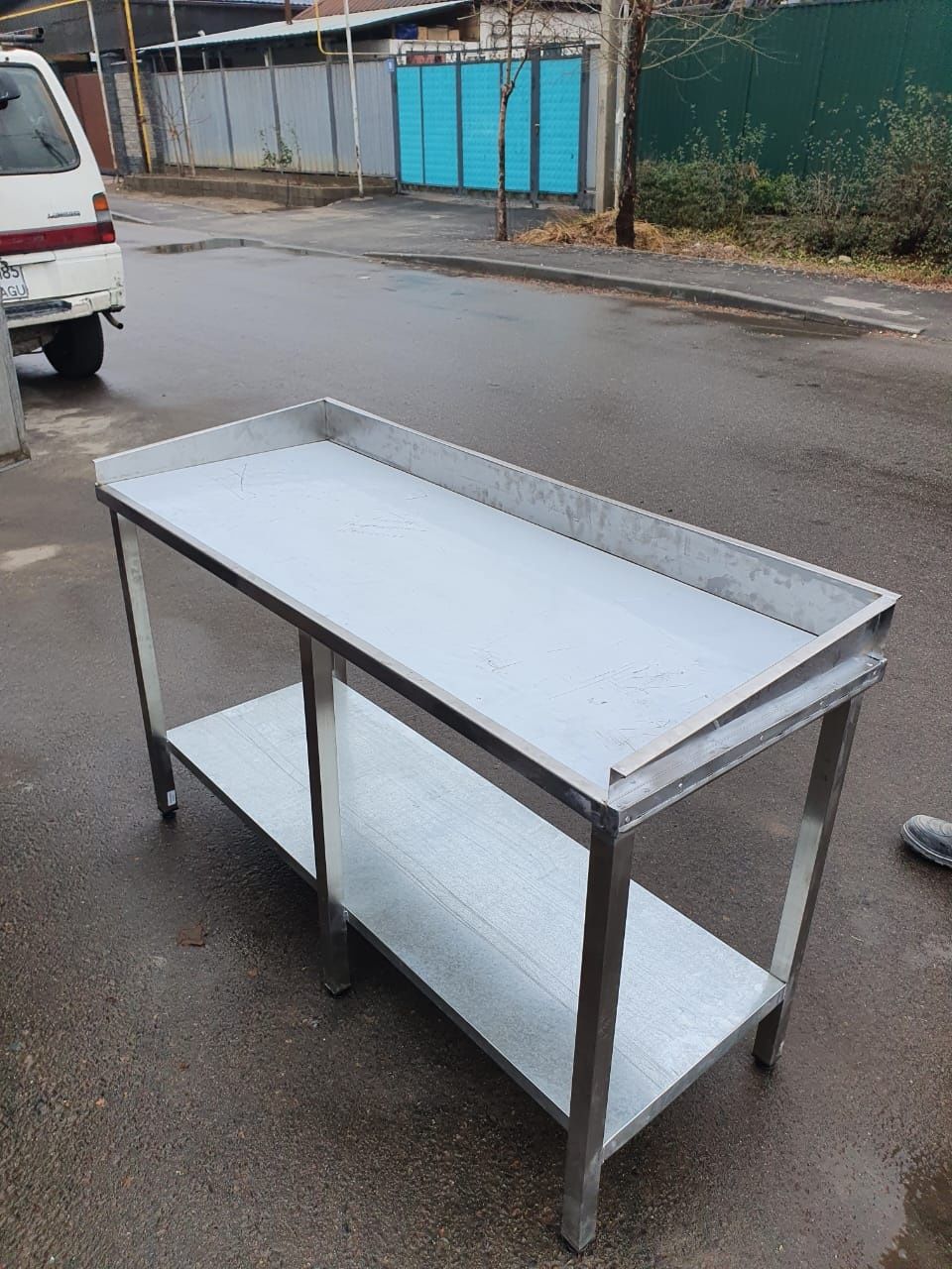 Раковины из нержавейки, стеллажи, барная станция