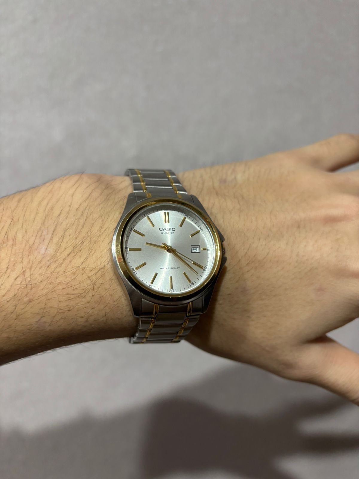 Продам Японские наручные часы с круглом корпусе Casio LTP-1183G-7A