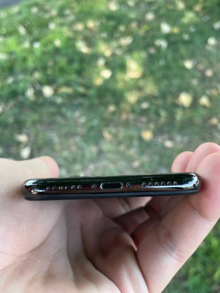 iPhone xR в хорошем состояние