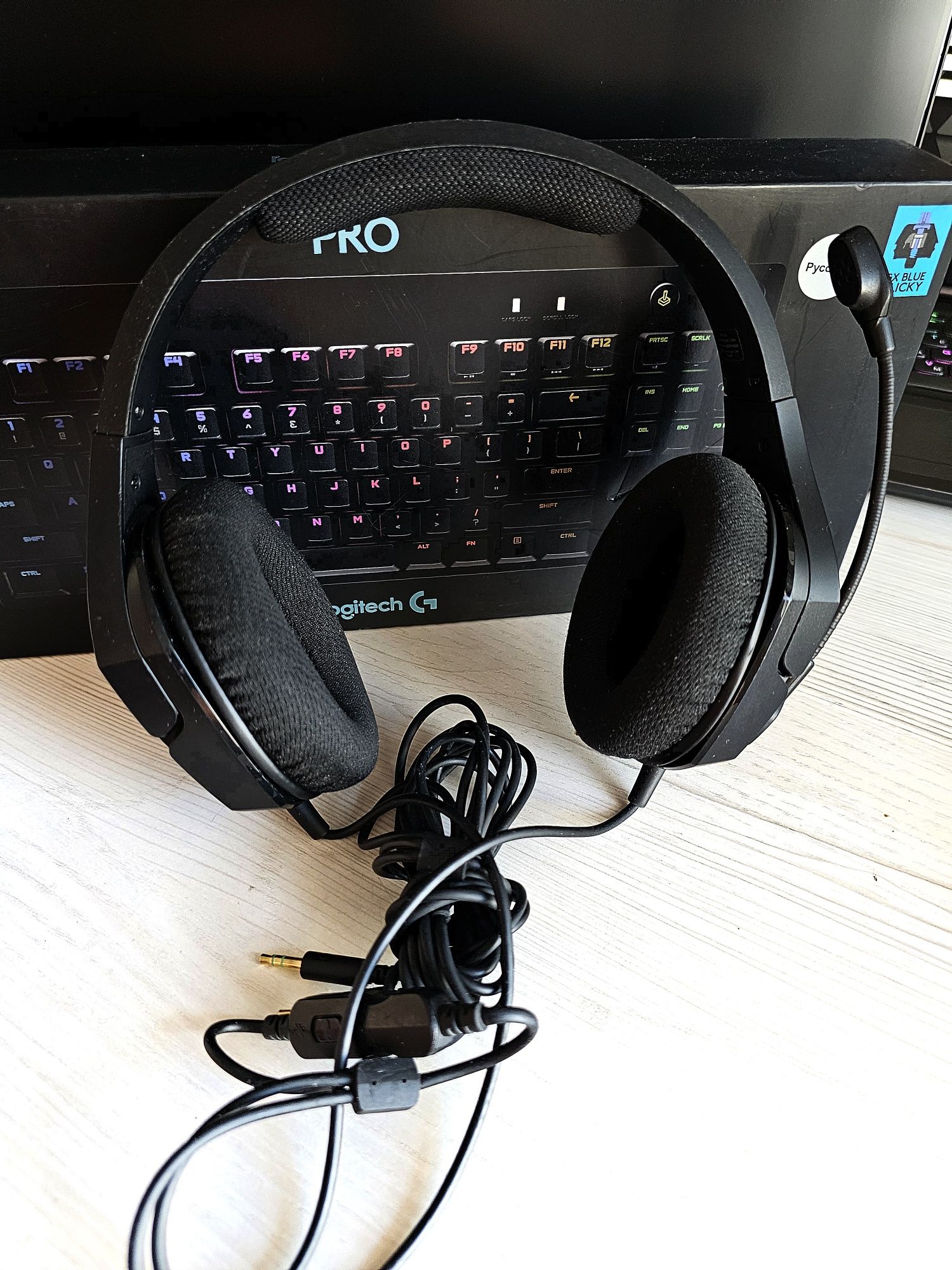 Монитор Samsung / Logitech G PRO / HyperX уши