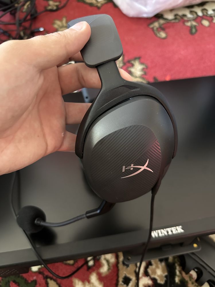 Игровой компьютер и монитор 144 герц с наушником
