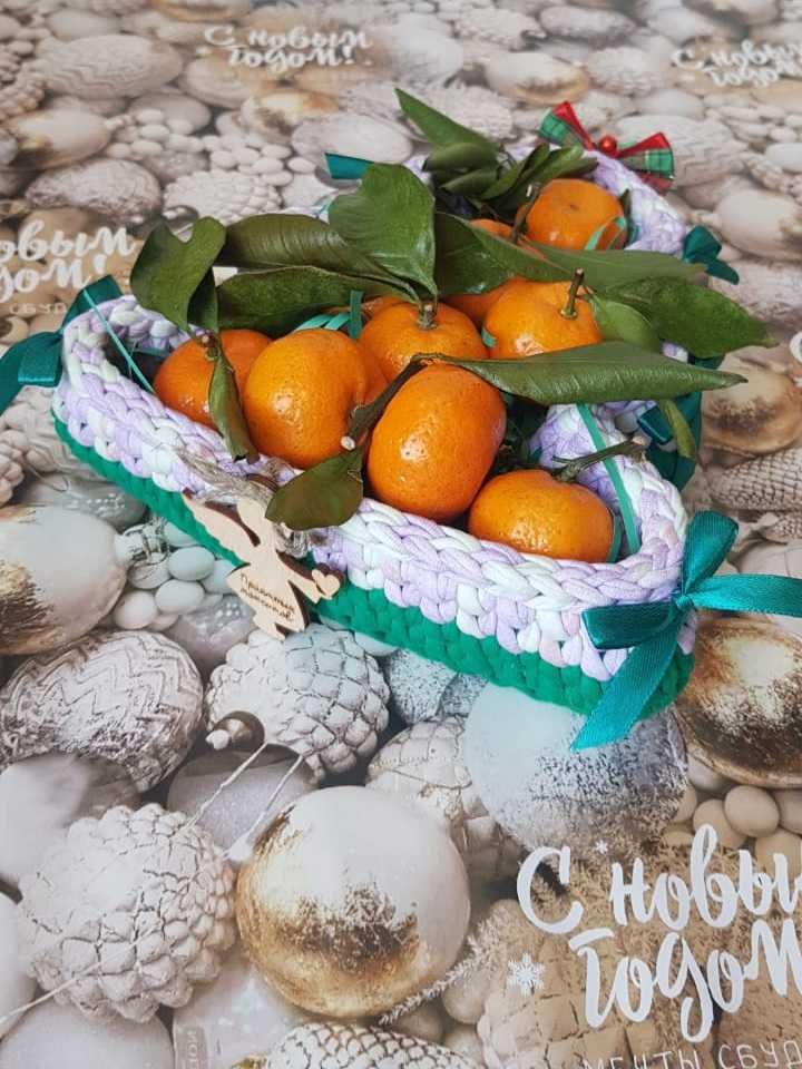 Корзина в форме елки подарок на новый год
