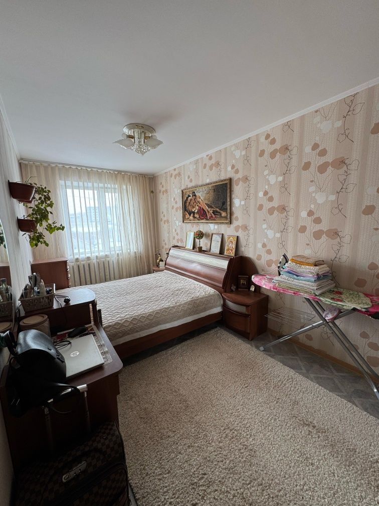 СРОЧНО продам 3-х комнатную квартиру, 8 мкрн, ТОРГ ИМЕЕТСЯ.