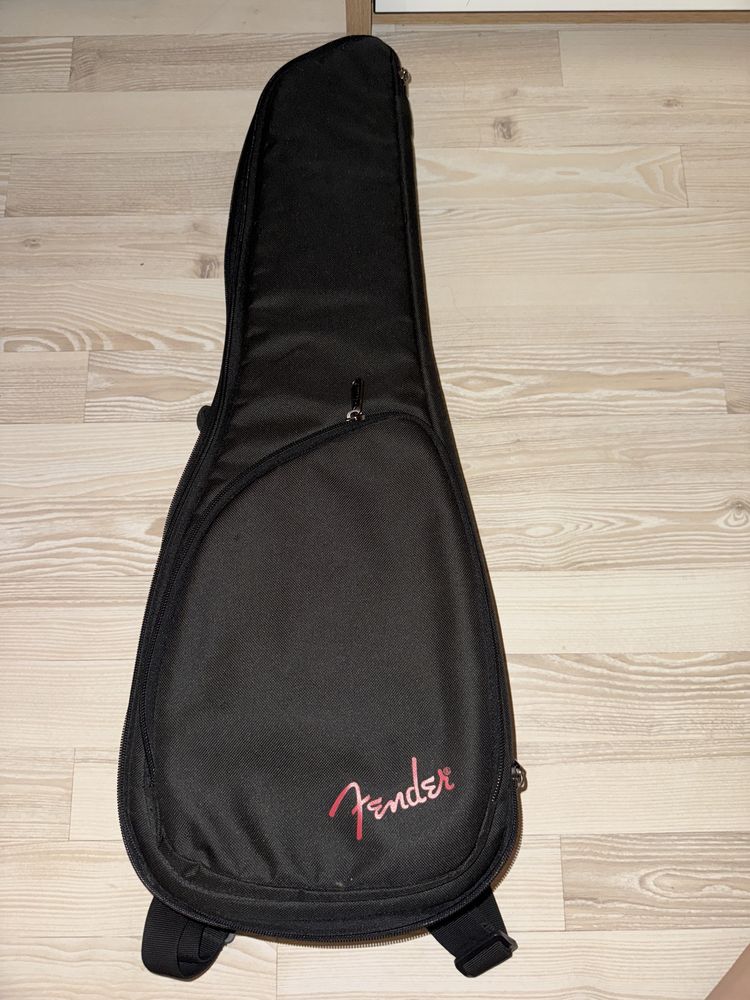 Музыкальный инструмент укулеле Fender