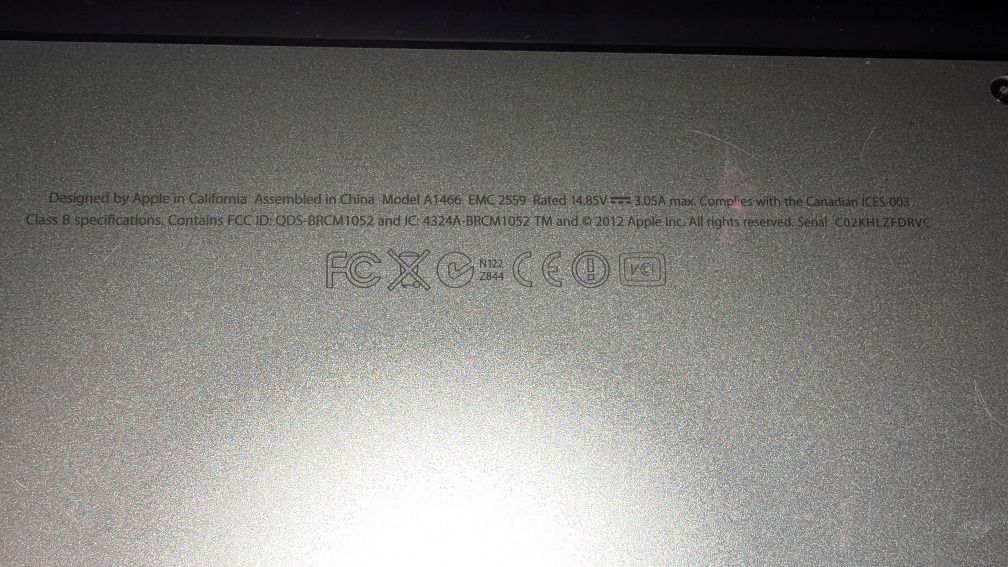Ноутбук MacBook Air 13" (2012) | 4 ГБ / 128 ГБ SSD | Зарядка в комплек