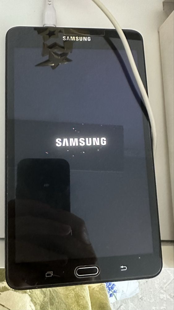 Планшет Samsung Galaxy Tab A  в отличном состоянии. Цена 15000