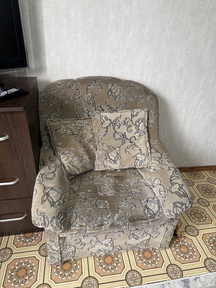 Продам диван б/у