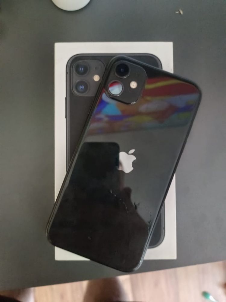 Продам Iphone 11