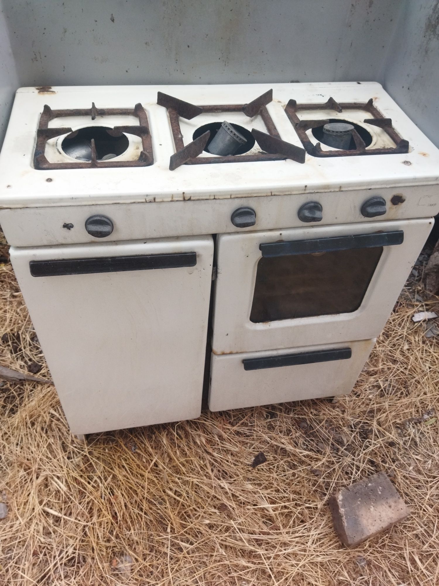 Продам газовую плиту