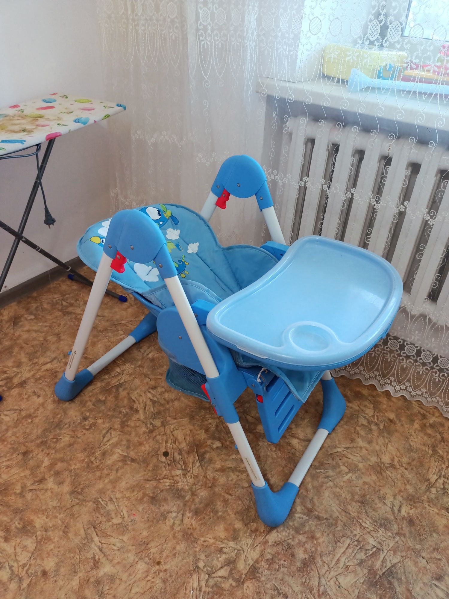 Продам детский стул