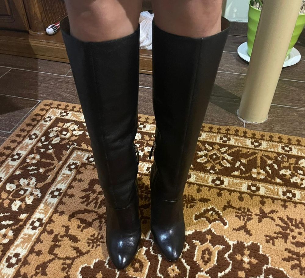 Продам новые демисезонные сапоги Nine West покупала в Америке.
